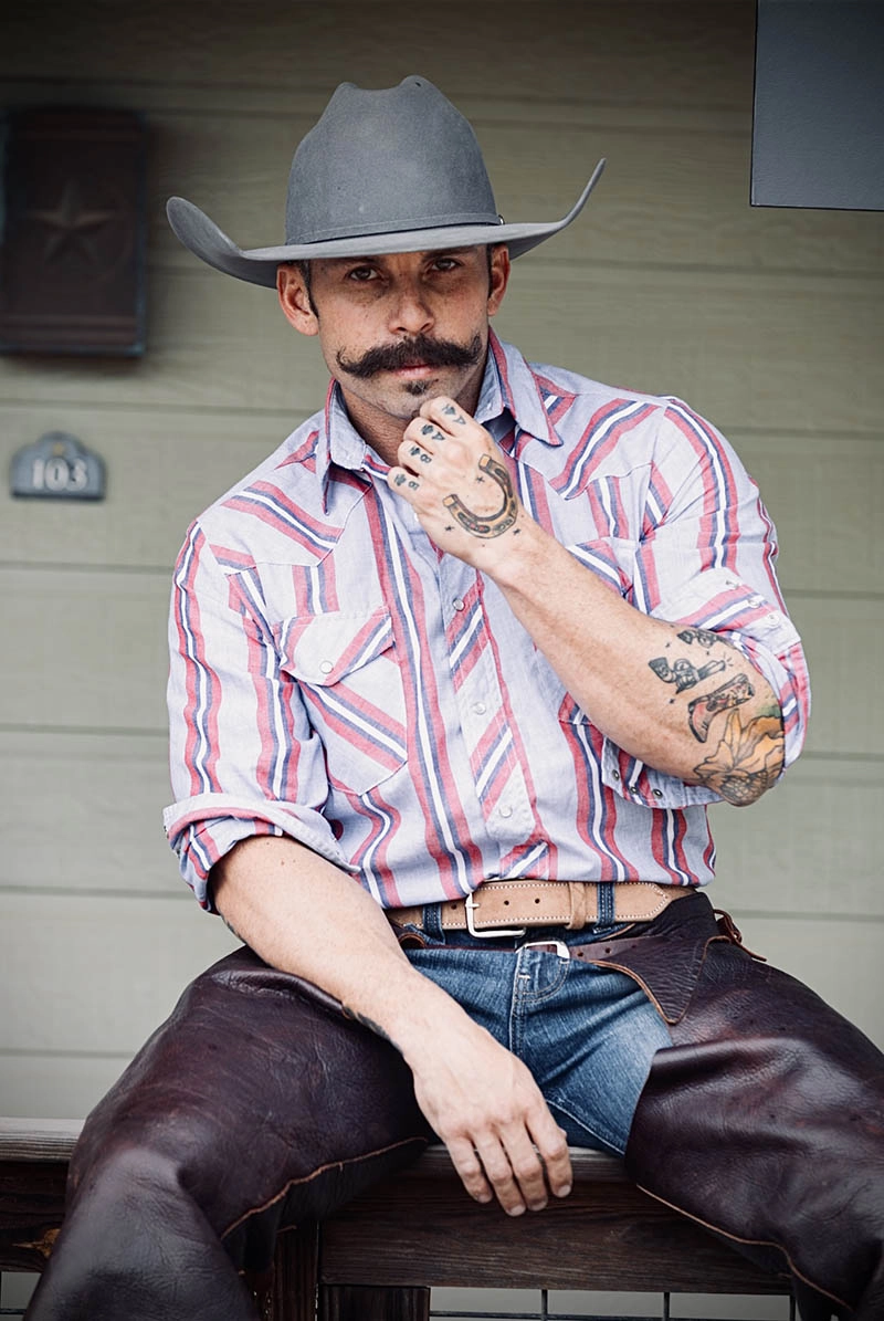 blanco-tx-barber-gallery13 Picture of client sitting on fence